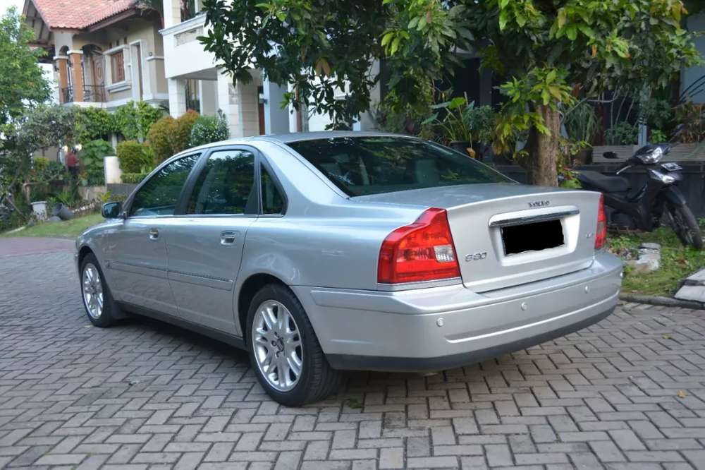 06 volvo s80