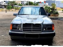 Butuh dana ingin jual Mercedes-Benz 300E W124 1992