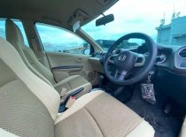Butuh dana ingin jual Honda Brio E 2012