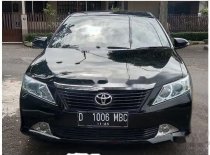 Butuh dana ingin jual Toyota Camry V 2014