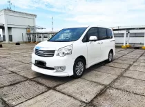 Toyota NAV1 V Limited 2015 MPV dijual