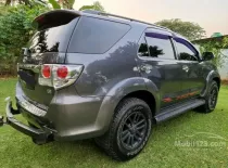 Butuh dana ingin jual Toyota Fortuner G TRD 2011
