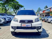 Butuh dana ingin jual Toyota Sportivo 2014