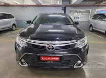 Butuh dana ingin jual Toyota Camry V 2018