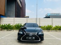 Jual Lexus ES 2018 300h di DKI Jakarta