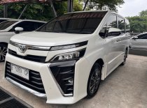 Jual Toyota Voxy 2017 CVT di Jawa Barat