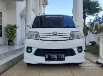 Jual Daihatsu Luxio D 2015