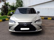 Jual Lexus ES 2018 300h Ultra Luxury di DKI Jakarta