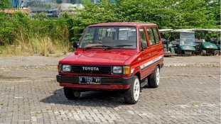Butuh dana ingin jual Toyota Kijang 1988
