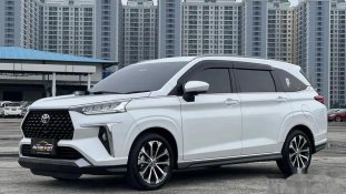 Butuh dana ingin jual Toyota Veloz 2021