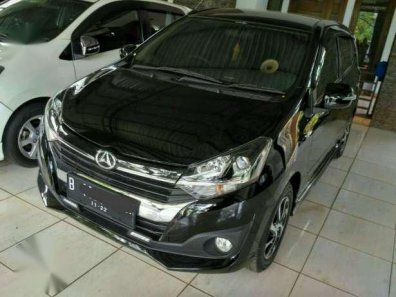  mobil  mobil  ayla  warna hitam