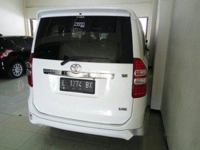 Toyota NAV1 2.0 V 2013-1