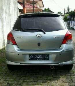 Toyoat Yaris S Limited 2011-1