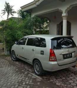 Toyota Kijang Innova E Bensin Tahun 2005-1