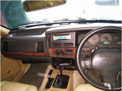 Dijual mobil Jeep Cherokee Limited 2001 SUV-1