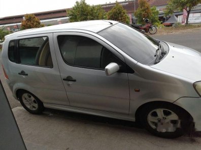 Dijual Mobil Daihatsu YRV Deluxe 2001 Hatchback-1