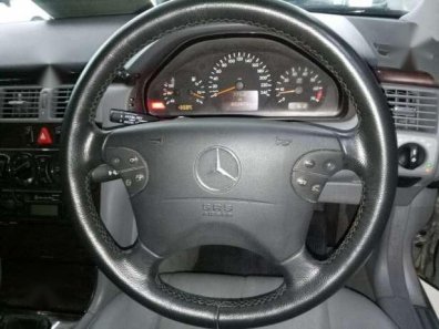 Dijual Mercedes-Benz E240 Manual Tahun 2000-1