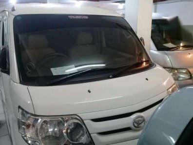 2013 Daihatsu Luxio M Dijual -1