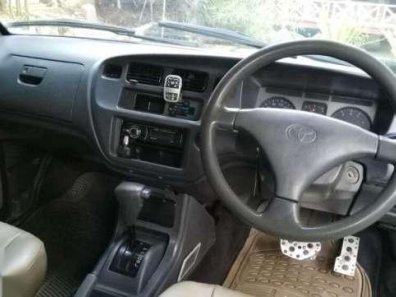 2001 Toyota Kijang LGX Dijual -1