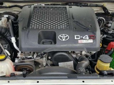 2011 Toyota Hilux  G dijual-1