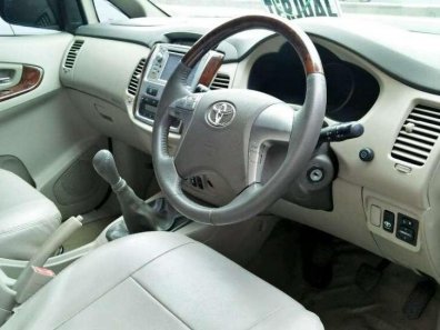 Jual Toyota Kijang Innova 2013 termurah-1