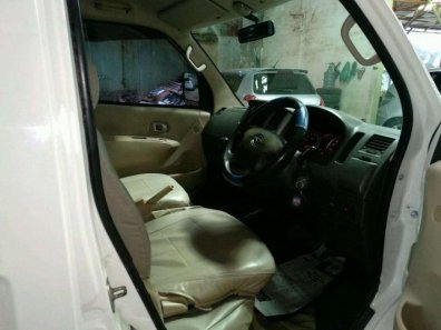 Jual Daihatsu Luxio M 2011-1