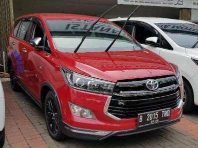 Toyota Innova Venturer  2017 MPV dijual-1