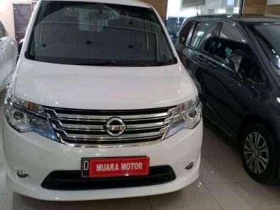 Jual Nissan Serena 2015 kualitas bagus-1