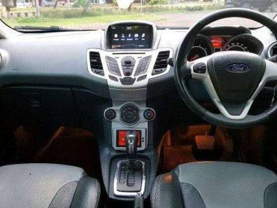 Butuh dana ingin jual Ford Fiesta Sport 2011-1