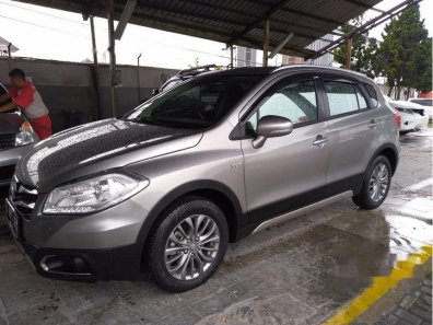 Suzuki SX4 S-Cross  2017 Crossover dijual-1