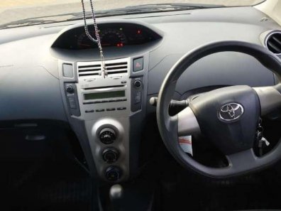 Toyota Yaris E 2013 Hatchback dijual-1