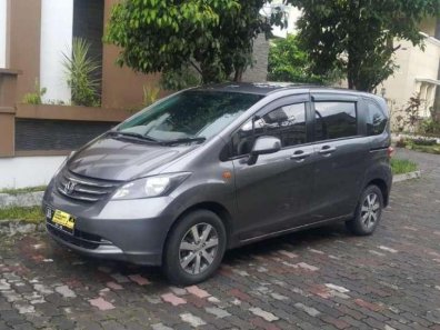 Butuh dana ingin jual Honda Freed PSD 2010-1