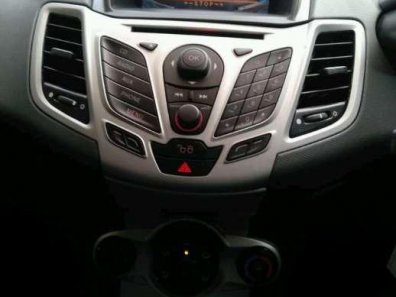 Ford Fiesta Trend 2012 Hatchback dijual-1