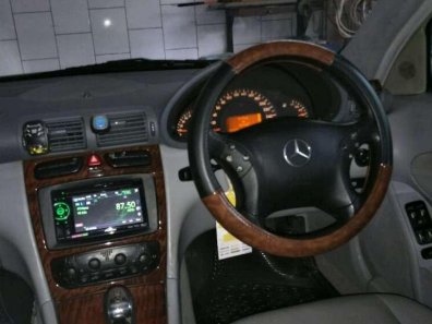 Jual Mercedes-Benz C-Class 2003, harga murah-1