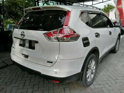 Nissan X-Trail 2.0 M/T 2014 SUV dijual-1