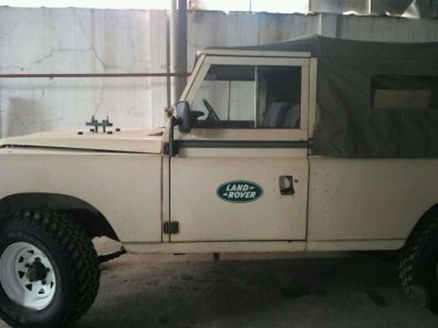 Butuh dana ingin jual Land Rover Defender  1997-1