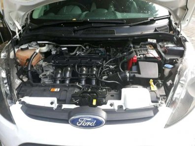 Butuh dana ingin jual Ford Fiesta Trend 2011-1