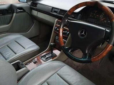 Jual Mercedes-Benz E-Class 1992, harga murah-1