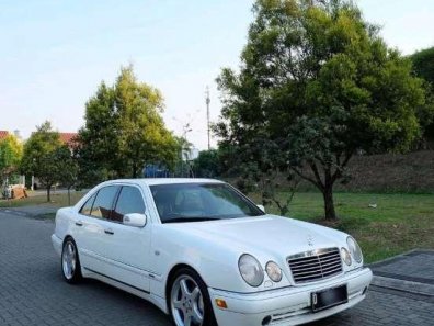 Jual Mercedes-Benz E-Class E 320 1997-1