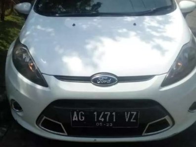 Butuh dana ingin jual Ford Fiesta 2011-1