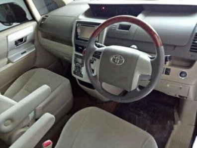 Jual Toyota NAV1 2013, harga murah-1