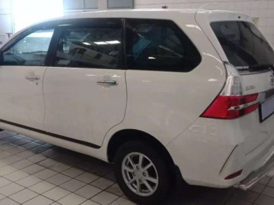 Butuh dana ingin jual Daihatsu Xenia X 2019-1