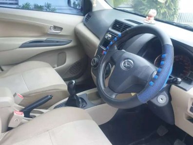 Butuh dana ingin jual Daihatsu Xenia M 2012-1