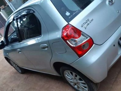 Butuh dana ingin jual Toyota Etios Valco E 2013-1