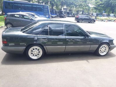 Jual Mercedes-Benz E-Class 1994, harga murah-1