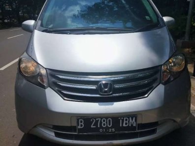 Butuh dana ingin jual Honda Freed E 2009-1