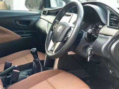 Jual Toyota Kijang Innova 2016 kualitas bagus-1