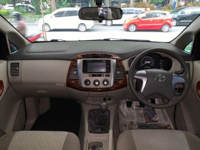 Jual Toyota Kijang Innova 2015 kualitas bagus-1
