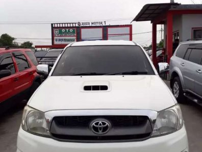 Jual Toyota Hilux 2011 kualitas bagus-1