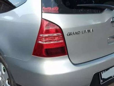 Jual Nissan Grand Livina 2010, harga murah-1